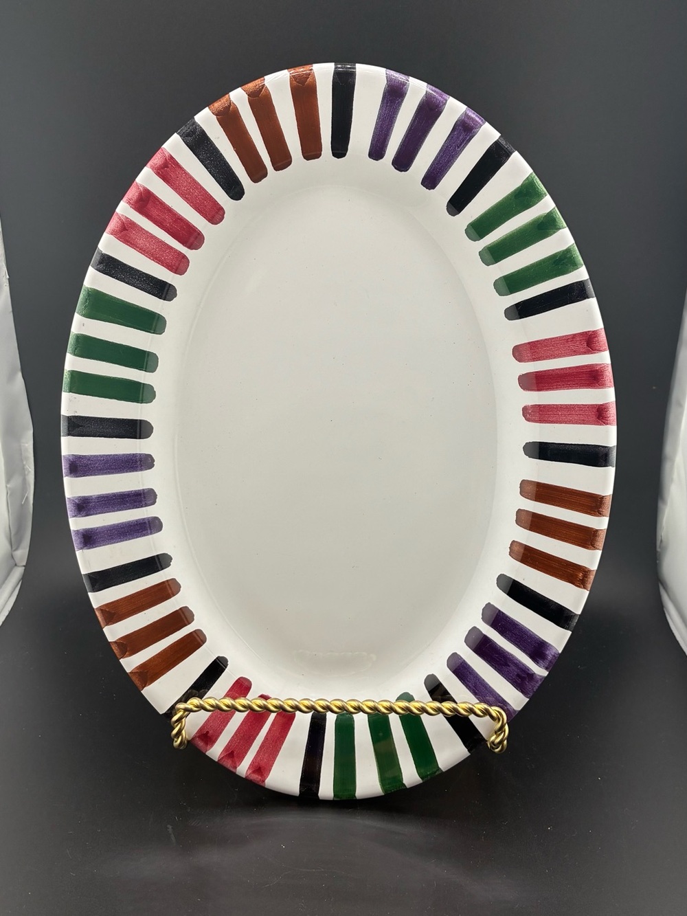 Signed 11 1/2 inch oval serving platter from the Bello collection by Deruta